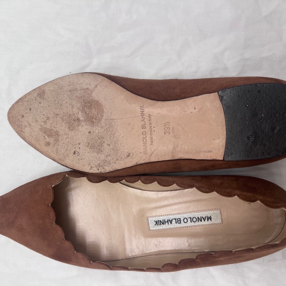 Manolo Blahnik Suede Scallop Trim Flats Women's 39.5 - Picture 4 of 5